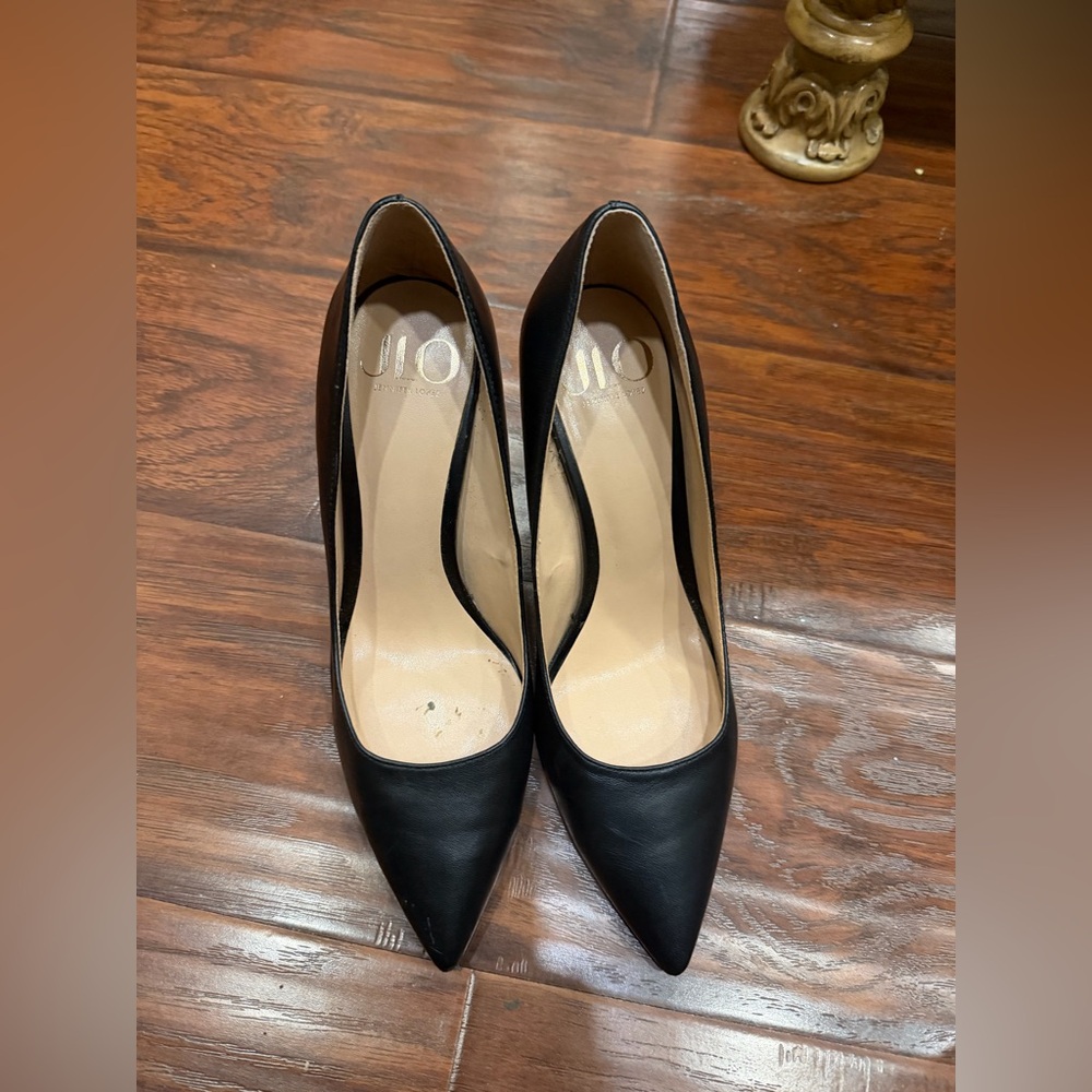JLO  Black Pointed-Toe Leather Pumps